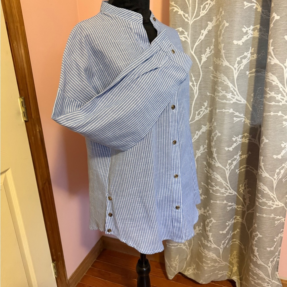 Item #123  Talbots M ladies banded collar, stripe blouse
